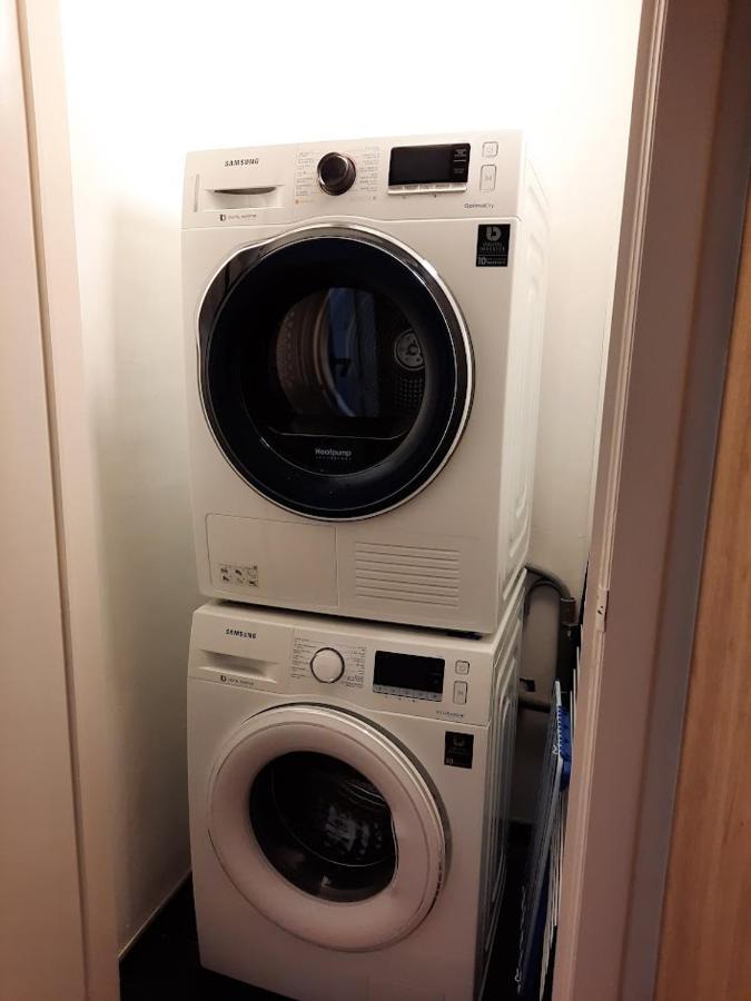 Lichtrijk En Comfortabel Hoekappartement Met Gratis Parking En Zeer Gelegen - Comme Chez Soi *