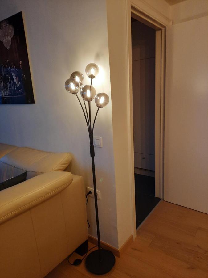 Lichtrijk En Comfortabel Hoekappartement Met Gratis Parking En Zeer Gelegen - Comme Chez Soi *