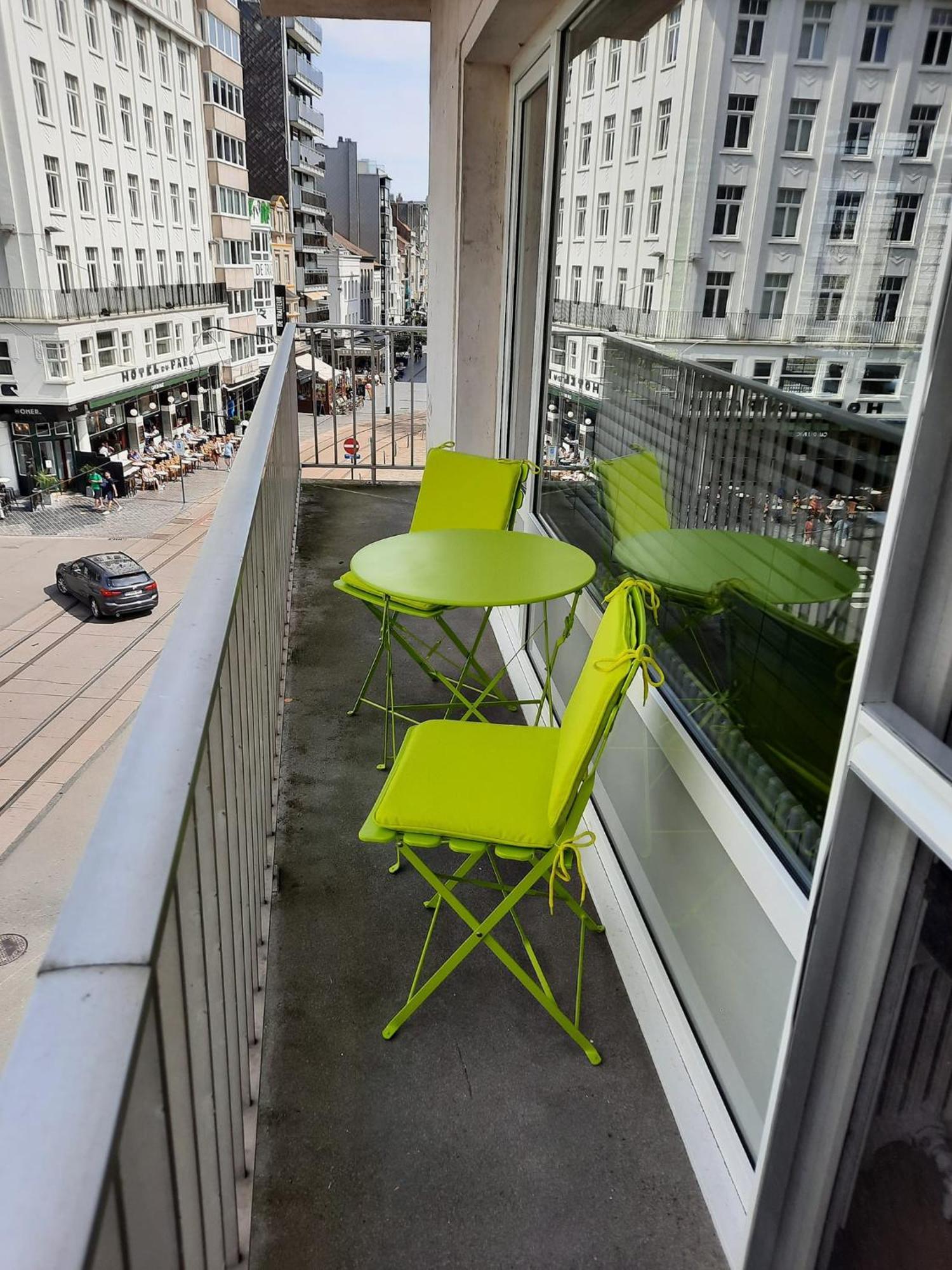 Appartement Lichtrijk En Comfortabel Hoekappartement Met Gratis Parking En Zeer Gelegen - Comme Chez Soi *