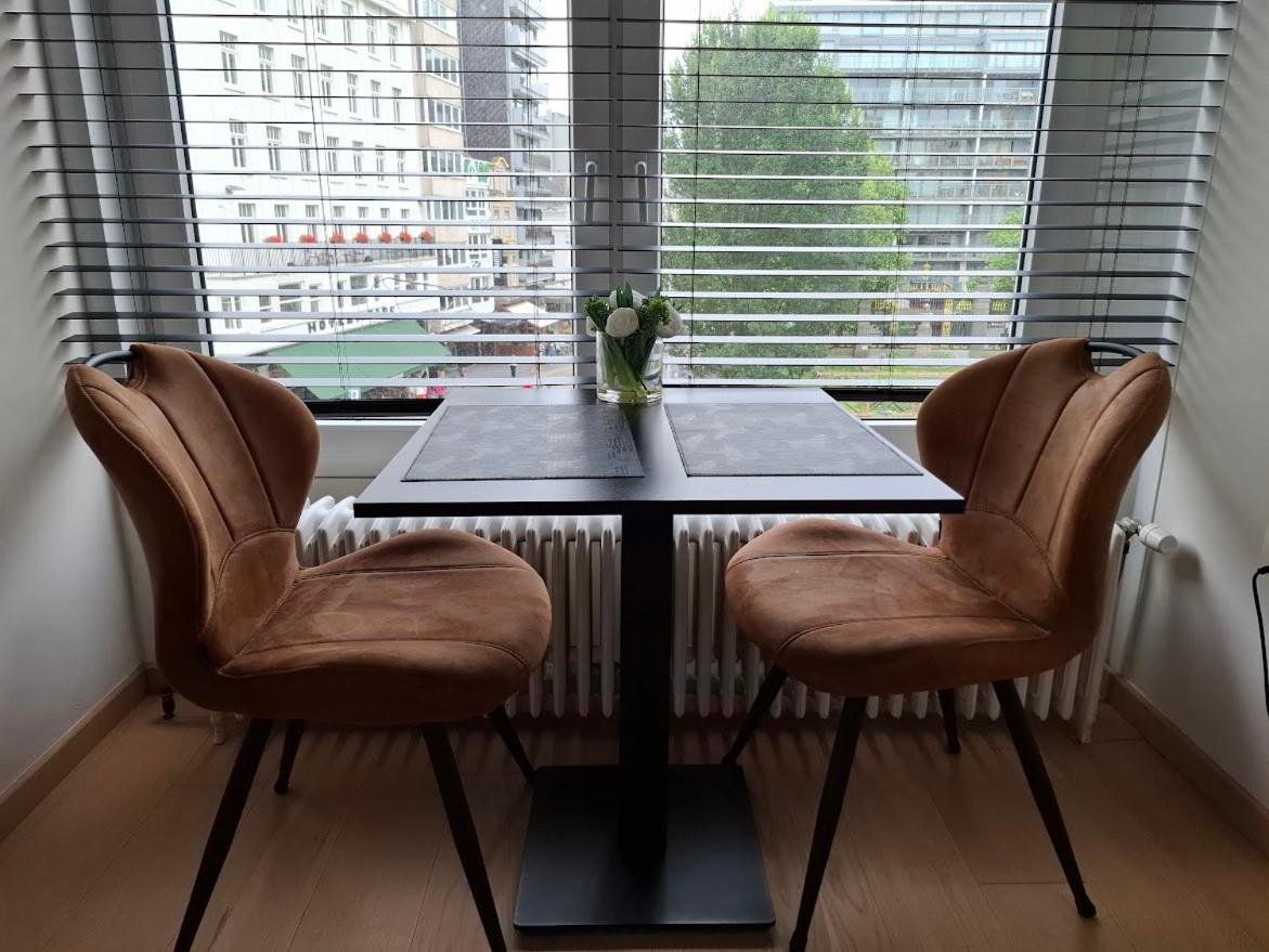 Appartement Lichtrijk En Comfortabel Hoekappartement Met Gratis Parking En Zeer Gelegen - Comme Chez Soi *