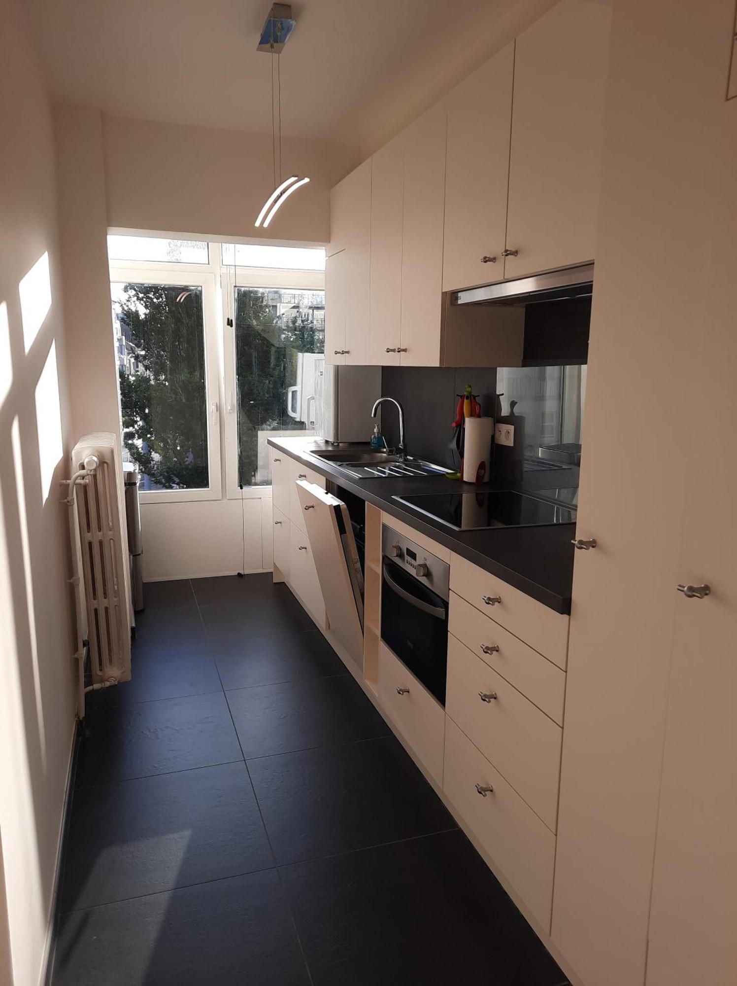 Appartement Lichtrijk En Comfortabel Hoekappartement Met Gratis Parking En Zeer Gelegen - Comme Chez Soi *